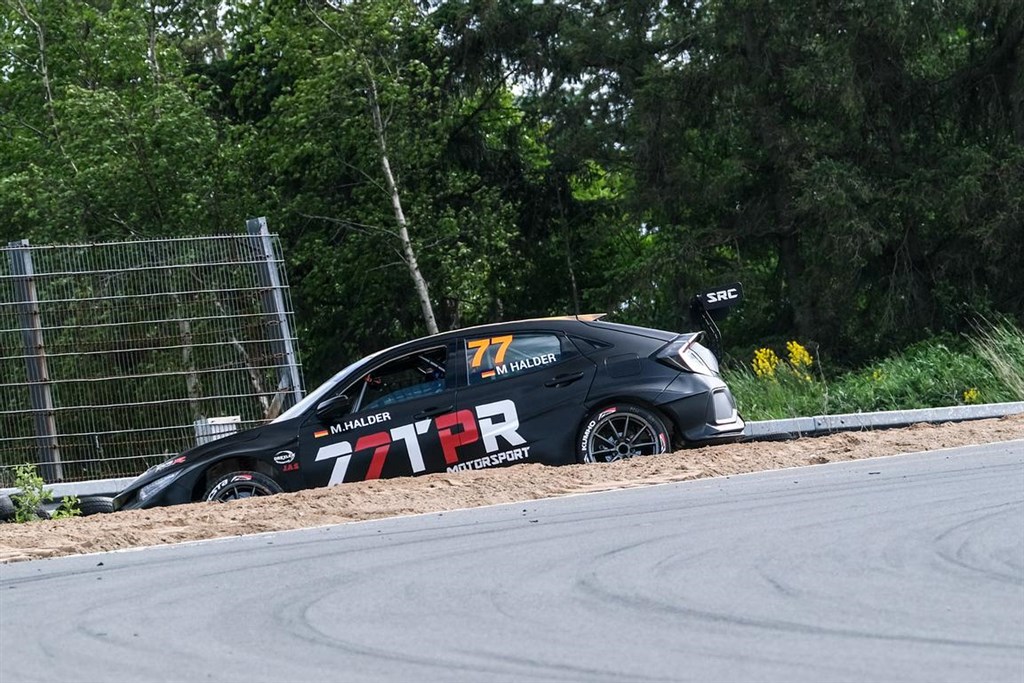 En punktering endte med at koste dyrt for Mike Halder i Q1.
(Foto: TCR Denmark/Boxengasse.dk)